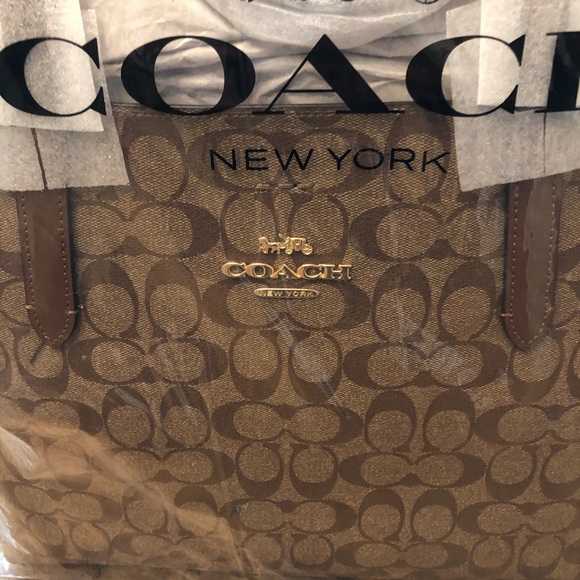 SALE!π₯π₯π₯π₯π₯Coach Avenue Tote in Signature Canvas - Picture 4 of 6
